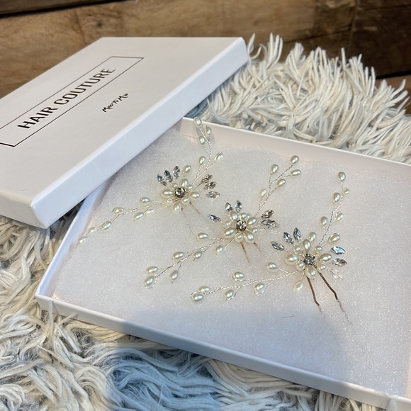 Sparkly Floral Headpiece - Picture 2 of 6